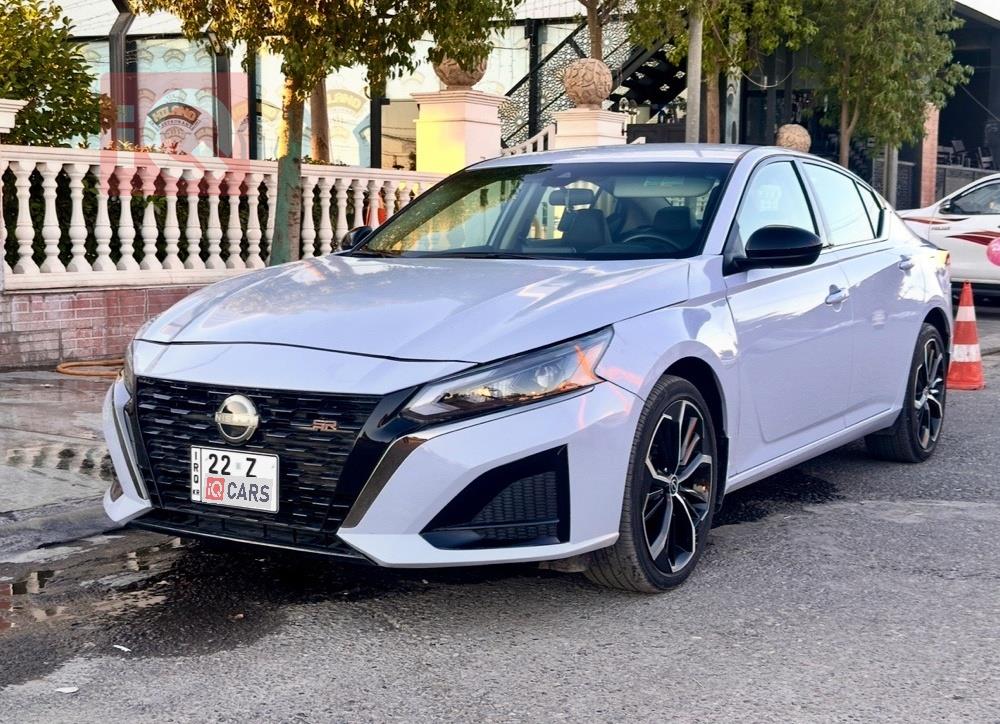 نيسان ألتيما